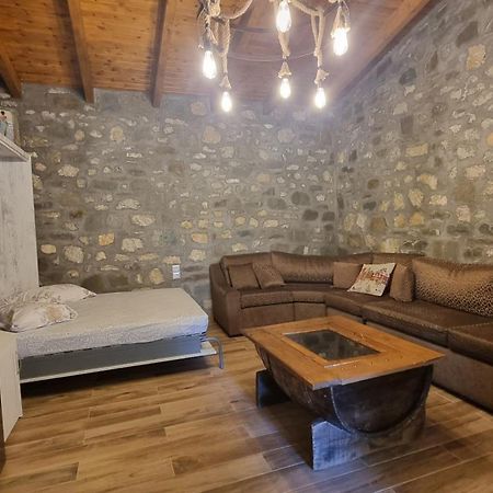 House With Big Garden And Barbeque In Nature Vourgareli Bagian luar foto