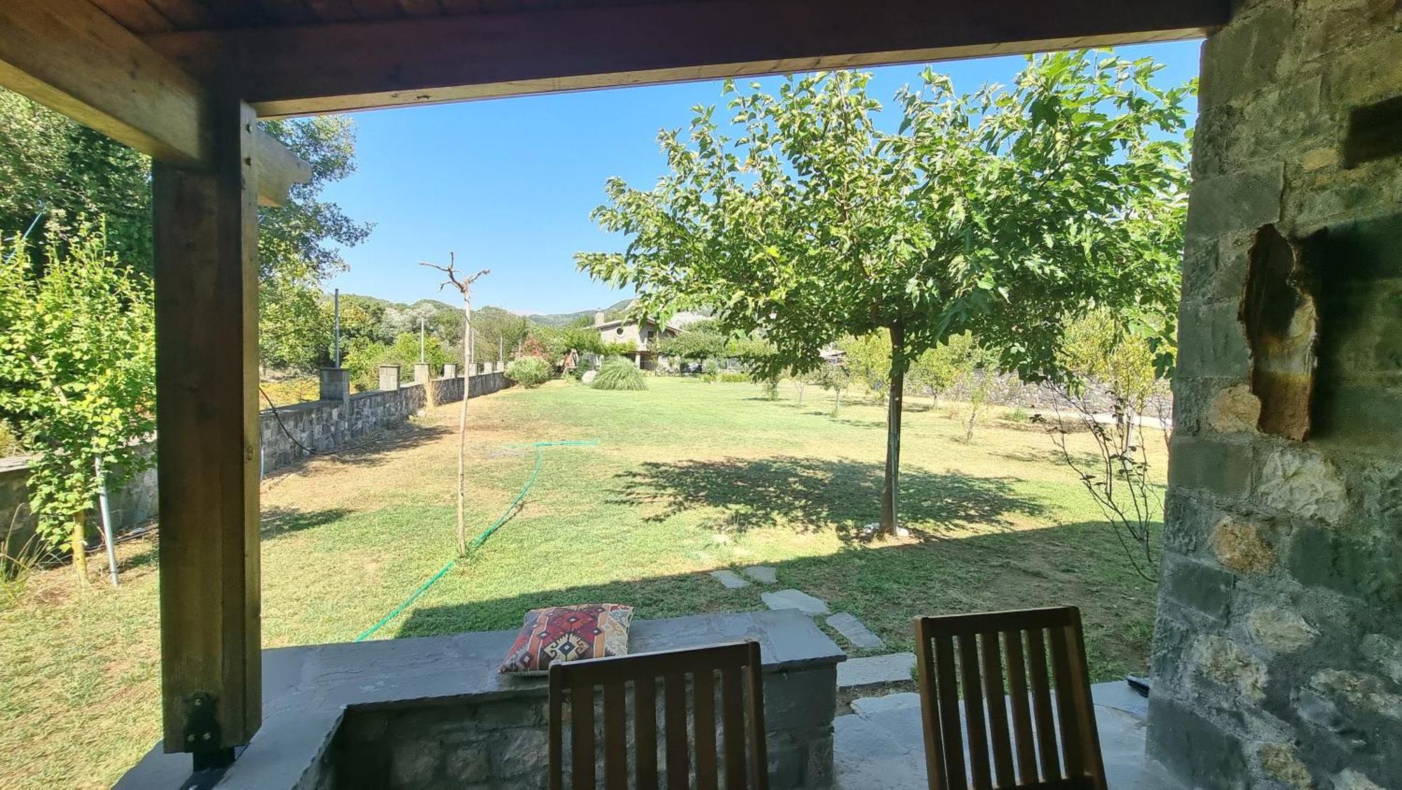 House With Big Garden And Barbeque In Nature Vourgareli Bagian luar foto