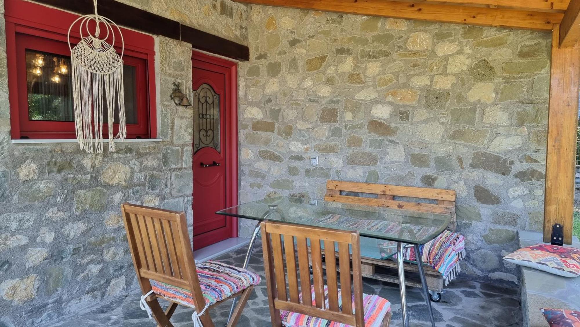 House With Big Garden And Barbeque In Nature Vourgareli Bagian luar foto