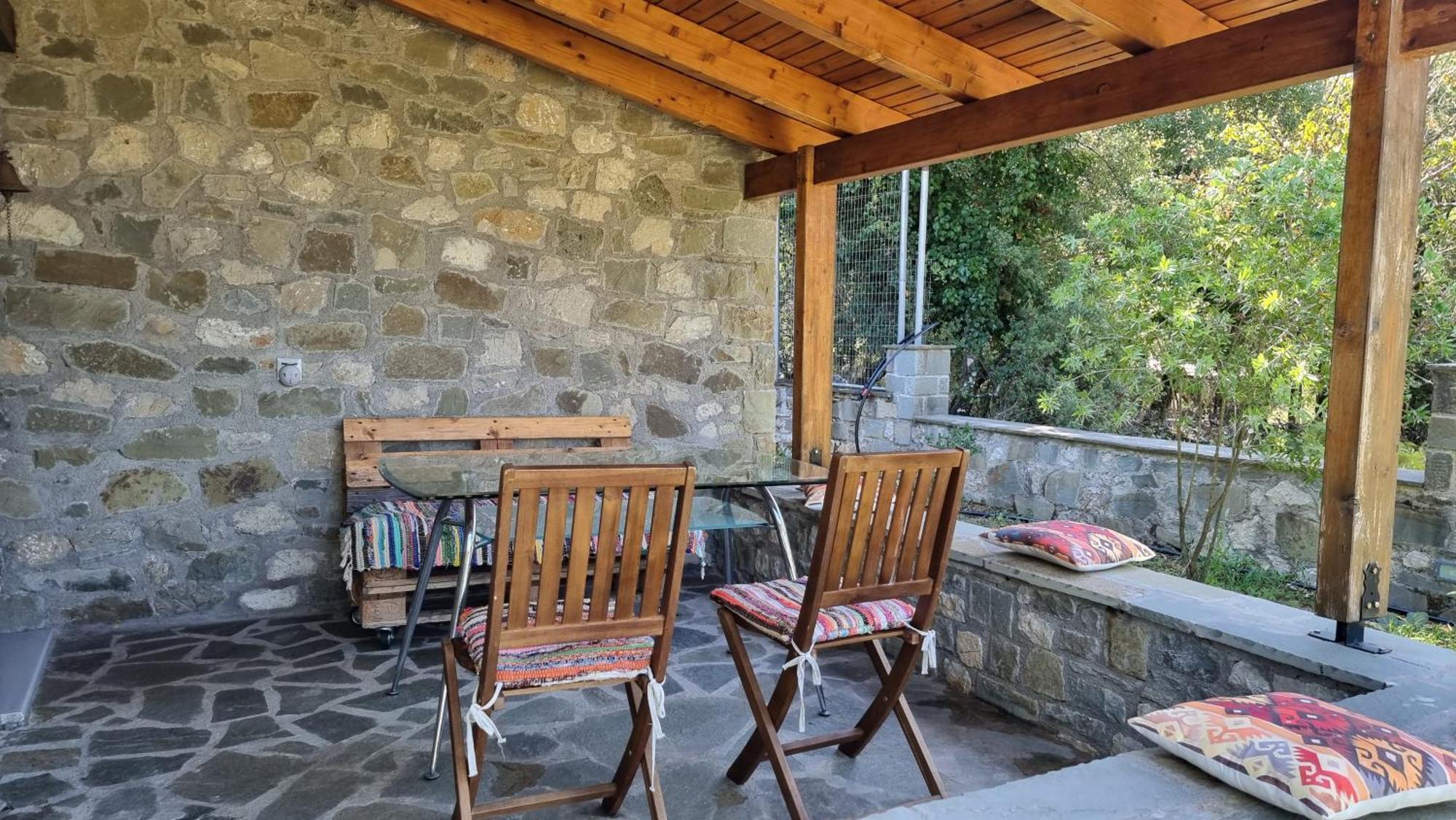 House With Big Garden And Barbeque In Nature Vourgareli Bagian luar foto