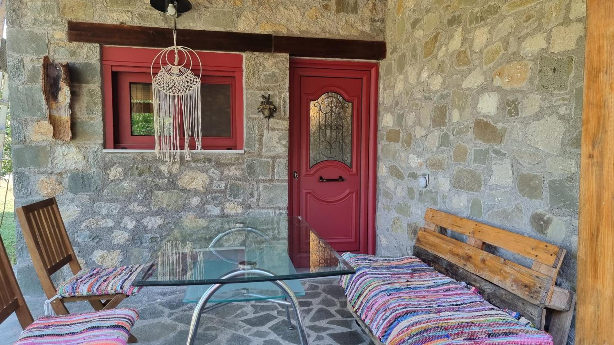 House With Big Garden And Barbeque In Nature Vourgareli Bagian luar foto