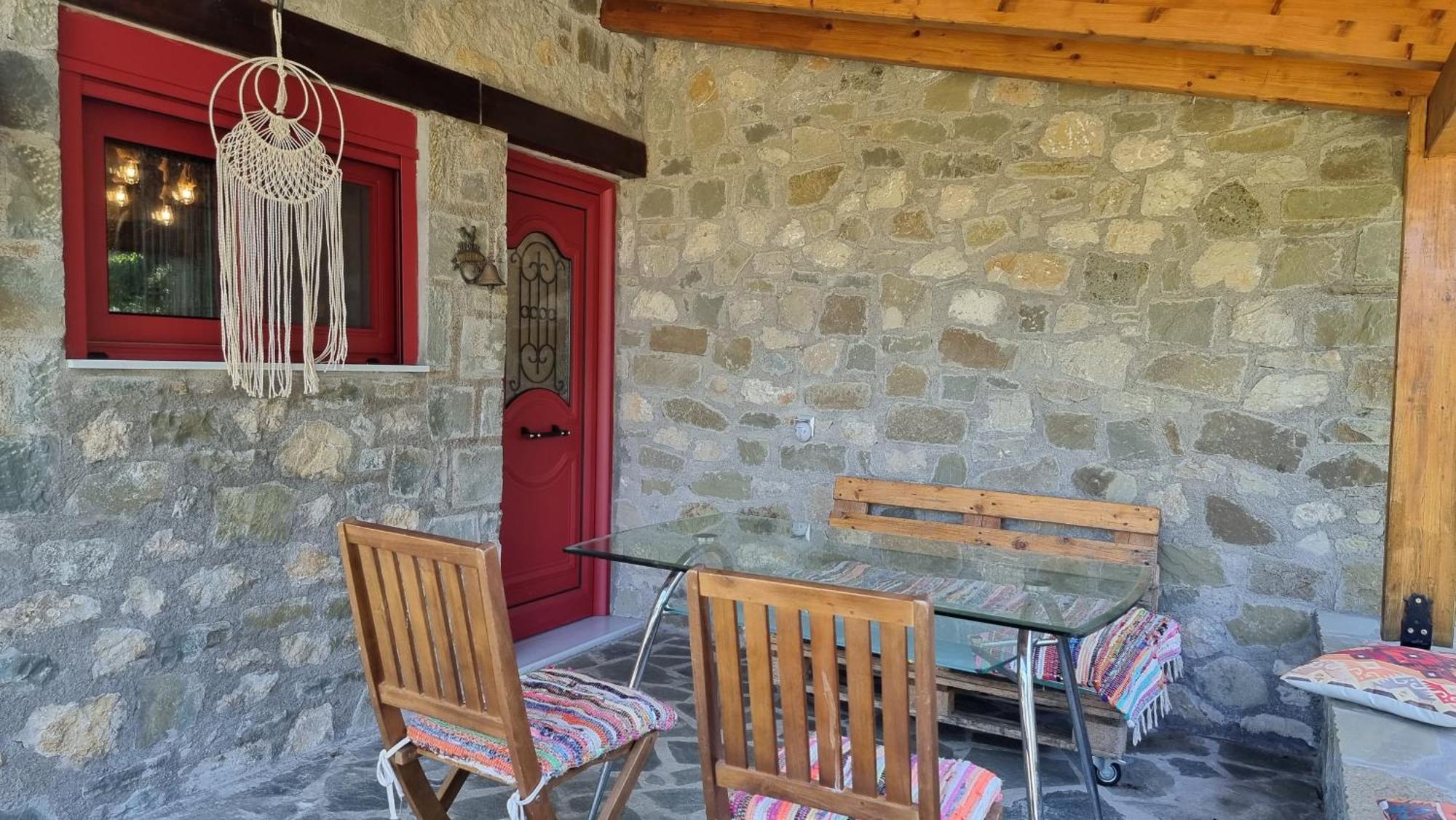 House With Big Garden And Barbeque In Nature Vourgareli Bagian luar foto