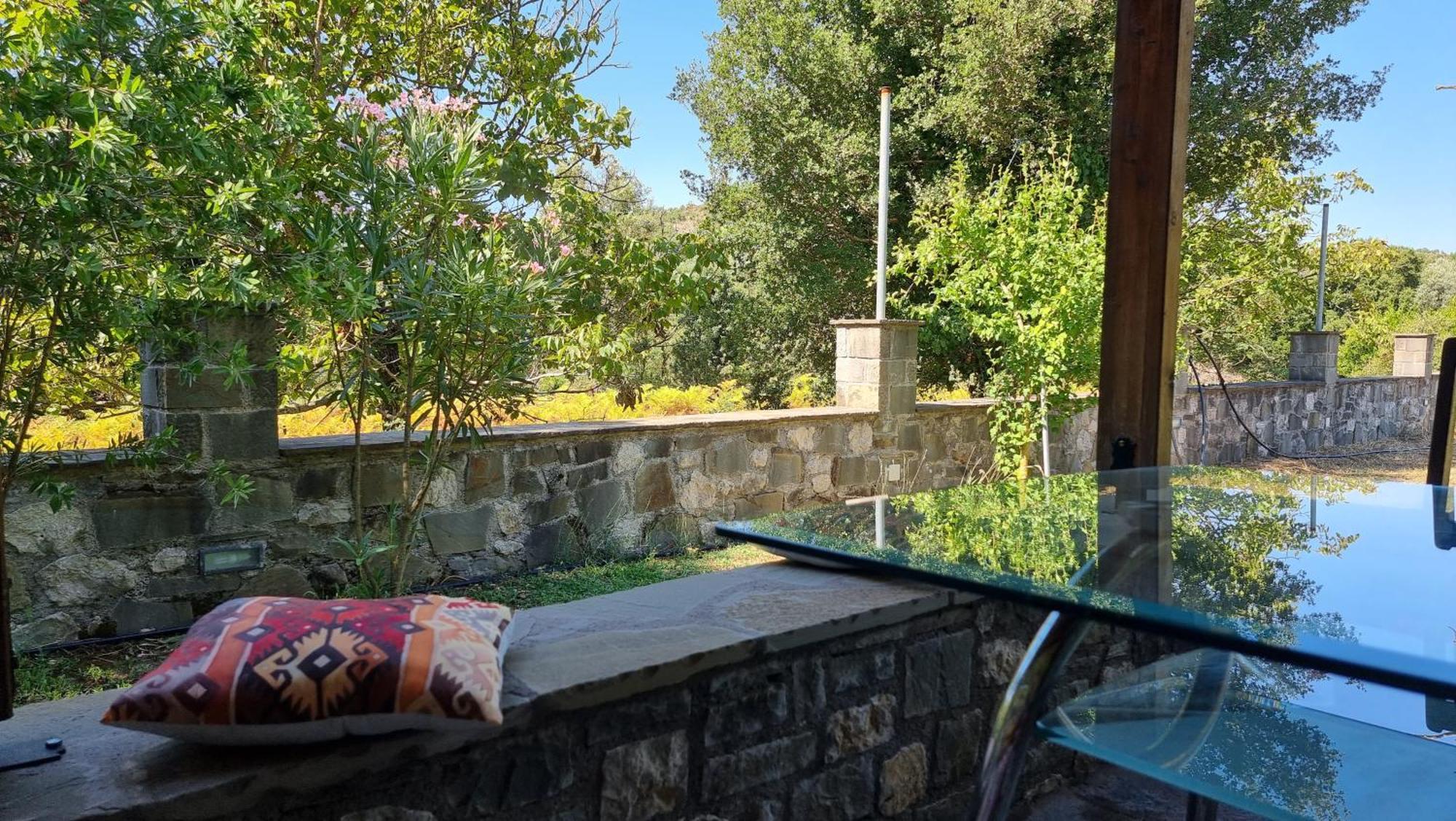 House With Big Garden And Barbeque In Nature Vourgareli Bagian luar foto
